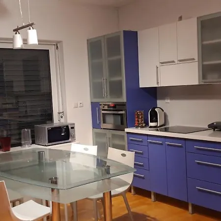Apartment With Terrace And Free Parking Ljubljana Apartmán *